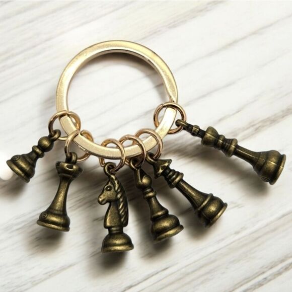 Boutique Accessories - Chess Pawn Pieces King Queen Knight Rook Novelty Key Ring Gift Keyring Keychain